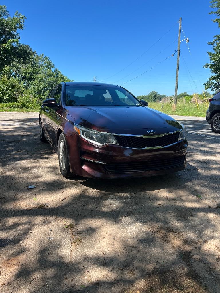2016 Kia Optima LX's photo