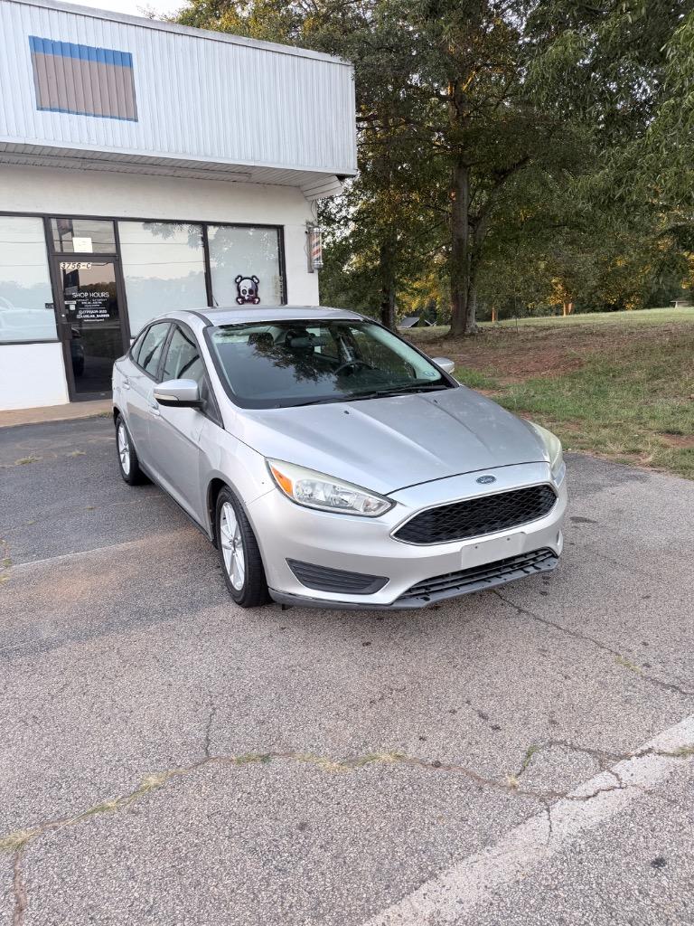 2015 Ford Focus SE - Photo 11
