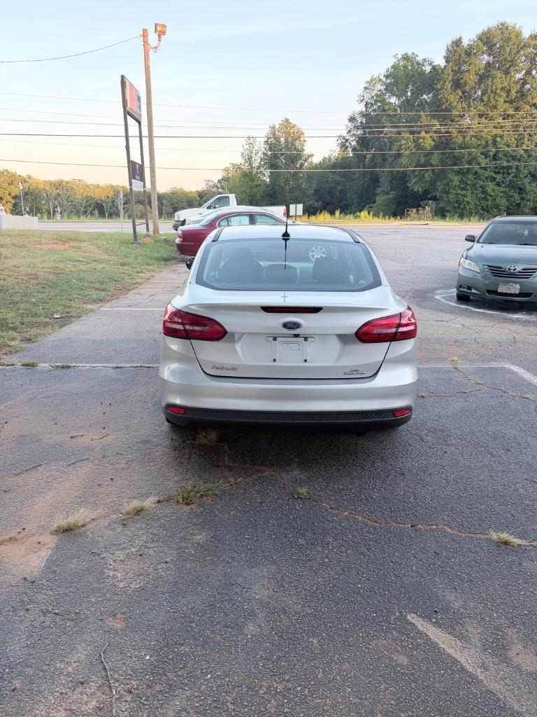 2015 Ford Focus SE - Photo 7