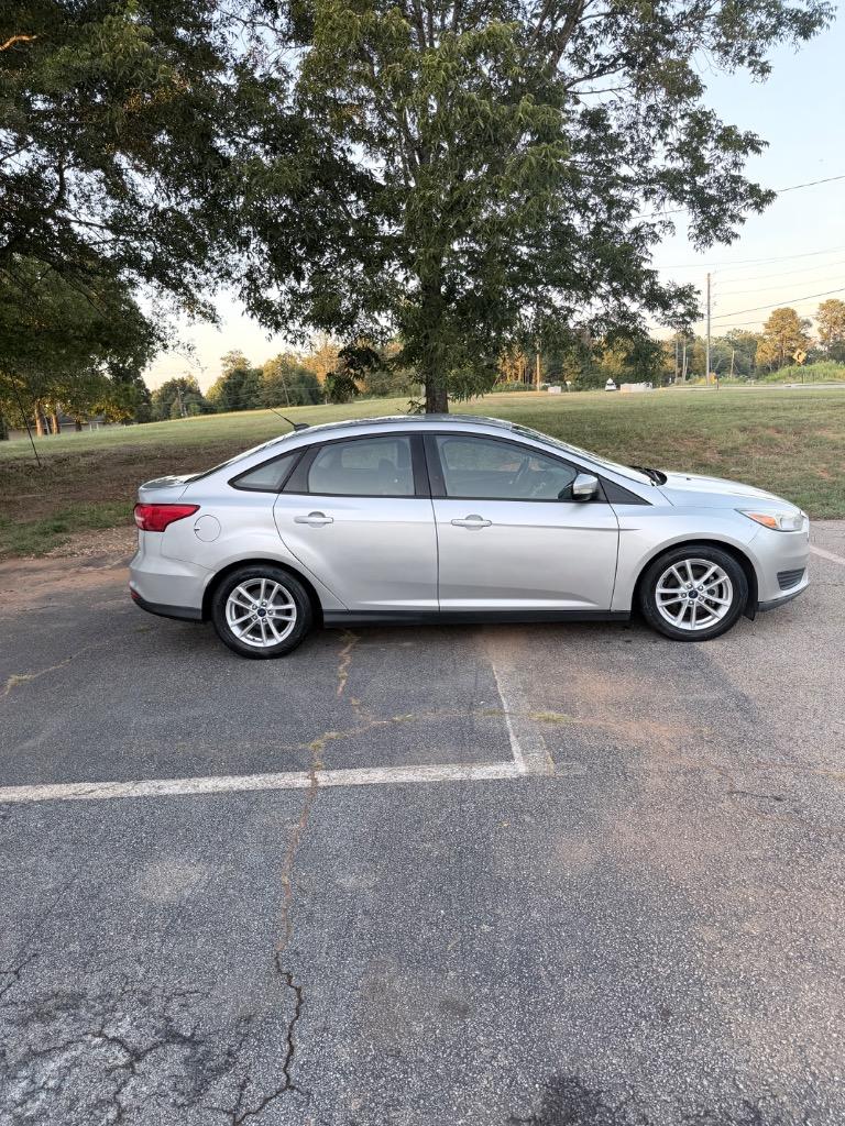 2015 Ford Focus SE - Photo 10